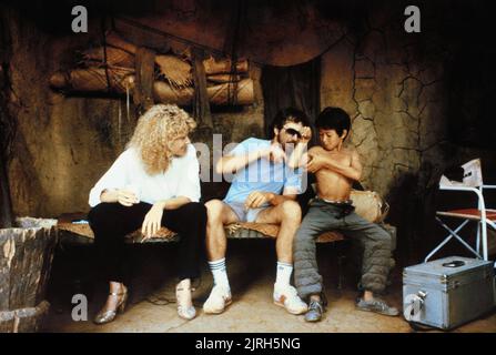 KATE CAPSHAW, STEVEN SPIELBERG, JONATHAN KE QUAN, INDIANA JONES AND THE TEMPLE OF DOOM, 1984 Stock Photo