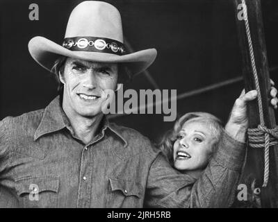 CLINT EASTWOOD, SONDRA LOCKE, BRONCO BILLY, 1980 Stock Photo