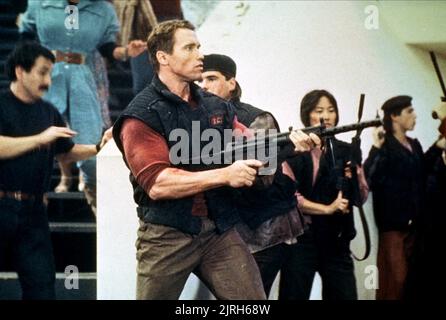 ARNOLD SCHWARZENEGGER, THE RUNNING MAN, 1987 Stock Photo