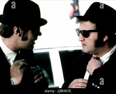 DAN AYKROYD, JOHN BELUSHI, THE BLUES BROTHERS, 1980 Stock Photo