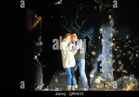 GRANT CRAMER, SUZANNE SNYDER, KILLER KLOWNS FROM OUTER SPACE, 1988 Stock Photo