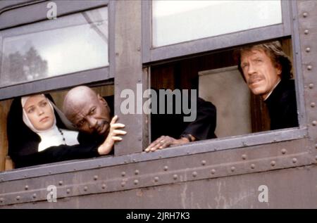 MELODY ANDERSON, LOUIS GOSSETT JR., CHUCK NORRIS, FIREWALKER, 1986 Stock Photo