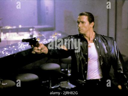 ARNOLD SCHWARZENEGGER, RAW DEAL, 1986 Stock Photo