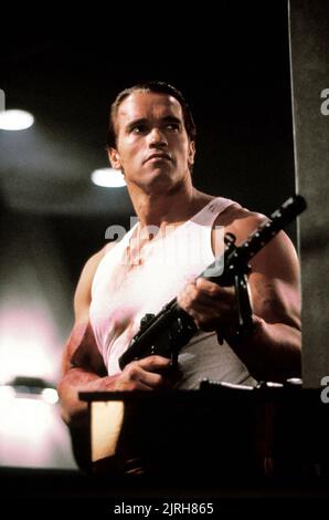 ARNOLD SCHWARZENEGGER, RAW DEAL, 1986 Stock Photo