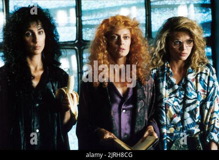 CHER, SUSAN SARANDON, MICHELLE PFEIFFER, THE WITCHES OF EASTWICK, 1987 Stock Photo