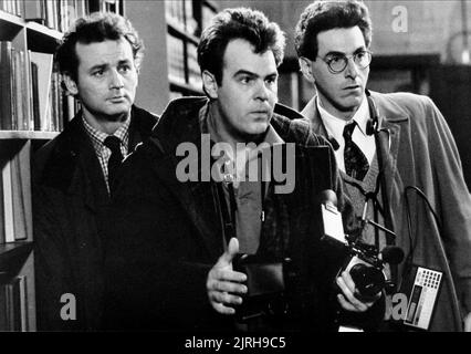 BILL MURRAY, DAN AYKROYD, HAROLD RAMIS, GHOSTBUSTERS, 1984 Stock Photo