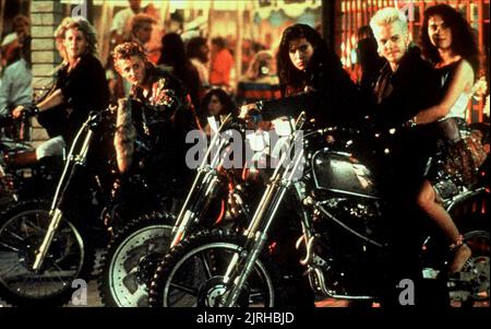 BROOKE MCCARTER, BILLY WIRTH, KIEFER SUTHERLAND, ALEX WINTER, THE LOST BOYS, 1987 Stock Photo