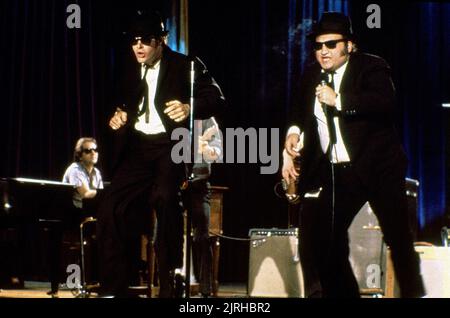 DAN AYKROYD, JOHN BELUSHI, THE BLUES BROTHERS, 1980 Stock Photo