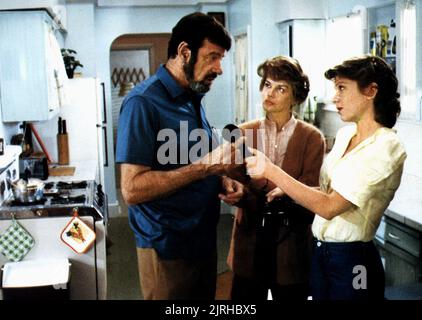 WALTER MATTHAU, ANN-MARGRET, DINAH MANOFF, I OUGHT TO BE IN PICTURES, 1982 Stock Photo