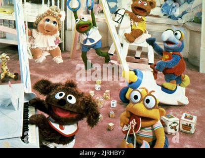 FOZZIE BEAR, MISS PIGGY, KERMIT, GONZO, SCOOTER, ROWLF, THE MUPPETS TAKE MANHATTAN, 1984 Stock Photo
