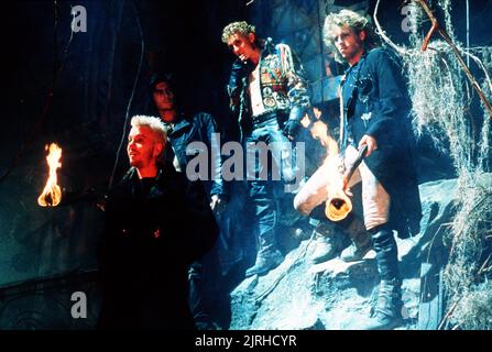 KIEFER SUTHERLAND, BILLY WIRTH, ALEX WINTER, BROOKE MCCARTER, THE LOST BOYS, 1987 Stock Photo