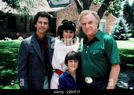 JOHN RUBINSTEIN, PENNY PEYSER, ROBBY KIGER, JACK WARDEN, CRAZY LIKE A FOX, 1984 Stock Photo