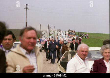 May 6, 1990, Botosani County, Romania. The Bridge of Flowers (Podul de Flori) event along the Prut River, that separated Romania and the Moldavian Socialist Republic. People were allowed for the first time since WWII to cross the border to their 'brothers' without a passport or visa. Stock Photo