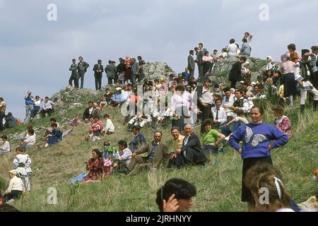 May 6, 1990, Botosani County, Romania. The Bridge of Flowers (Podul de Flori) event along the Prut River, that separated Romania and the Moldavian Socialist Republic. People were allowed for the first time since WWII to cross the border to their 'brothers' without a passport or visa. Stock Photo