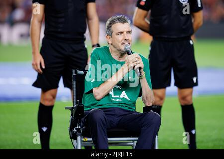 Barcelona, Spain. 24th Aug, 2022. Unzue talks prior to the Friendly match between FC Barcelona and Manchester City at the Spotify Camp Nou Stadium in Barcelona, Spain. Credit: Christian Bertrand/Alamy Live News Stock Photo