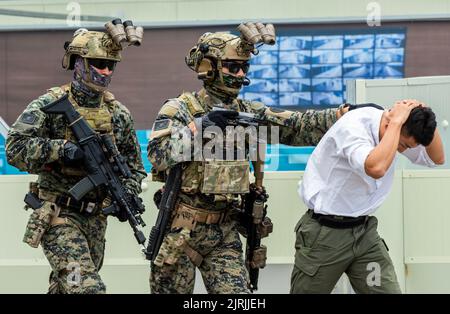 Seoul, South Korea. 24th Aug, 2022. South Korean soldiers participate in an anti-terror drill on the sidelines of the joint South Korea-US Ulchi Freedom Shield (UFS) military exercises, at Seoul Metro headquarters in Seoul. The Ulchi Freedom Shield (UFS) exercise is set to run through Sept. 1, involving an array of contingency drills, like concurrent field maneuvers that were not held over the past years under the preceding Moon Jae-in administration's drive for peace with North Korea. (Photo by Kim Jae-Hwan/SOPA Images/Sipa USA) Credit: Sipa USA/Alamy Live News Stock Photo
