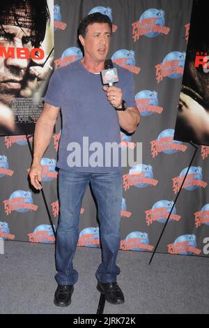 Manhattan, United States Of America. 17th Jan, 2008. NEW YORK - JANUARY 17, 2008: Actor Sylvester Stallone poses for photos as he donates memorabilia from 'Rambo' to Planet Hollywood in Times Square on January 17, 2008 in New York City People: Sylvester Stallone Credit: Storms Media Group/Alamy Live News Stock Photo