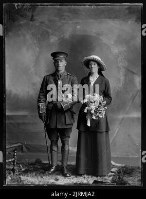 Wedding portrait of Edmund Colin Nigel Robinson and Mary Read Stock Photo