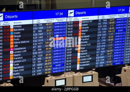 Departures information display screen (similar to an arrivals board) showing the departure time & flight destination, in the departures lounge of at Geneva / Geneve International Cointrin airport. Switzerland (131) Stock Photo