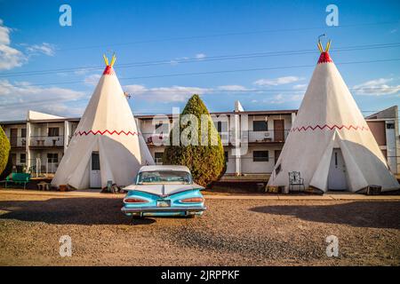 A tourist wigwam tent with a view of the town in Holbrook, Arizona Stock Photo