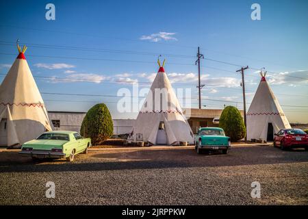 A tourist wigwam tent with a view of the town in Holbrook, Arizona Stock Photo