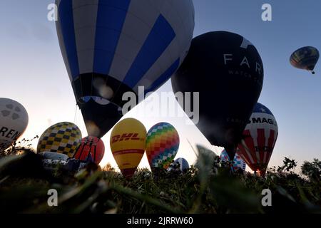 Jindrichuv Hradec, Czech Republic. 26th Aug, 2022. Hot air balloons fly early morning during the 24th FAI Hot Air Balloon Czech Championship in Jindrichuv Hradec in the South Bohemian Region (140 kilometers south of Prague) in the Czech Republic. Twenty five contestants from nine countries participate in the event. (Credit Image: © Slavek Ruta/ZUMA Press Wire) Stock Photo