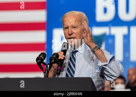 Rockville, Maryland, USA. 25th Aug, 2022. President JOE BIDEN speaks at a DNC rally at Richard Montgomery High School in Rockville, Maryland August 25, 2022. (Credit Image: © Dominick Sokotoff/ZUMA Press Wire) Stock Photo