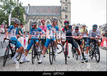 Meiningen, Germany. 26th Aug, 2022. Cycling: Tour of Germany, Meiningen - Marburg (200.70 km), stage 2. Cyclists shortly before the start. Credit: Daniel Vogl/dpa/Alamy Live News Stock Photo