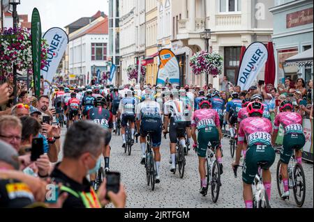 Meiningen, Germany. 26th Aug, 2022. Cycling: Tour of Germany, Meiningen - Marburg (200.70 km), stage 2. The neutralized start to the 2nd stage. Credit: Daniel Vogl/dpa/Alamy Live News Stock Photo