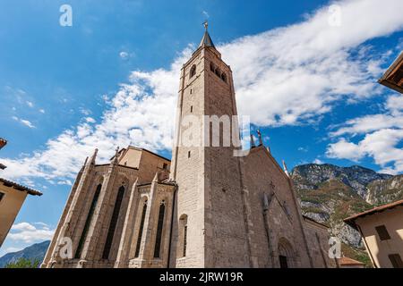 Medieval Cathedral of Venzone, Church of St. Andrew the Apostle, 1308. Udine province, Friuli-Venezia Giulia, Italy, Europe. Stock Photo