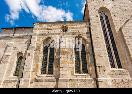 Medieval Cathedral of Venzone, Church of St. Andrew the Apostle, 1308. Udine province, Friuli-Venezia Giulia, Italy, Europe. Stock Photo