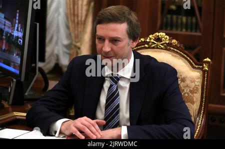 Moscow, Russia. 26th Aug, 2022. Newly appointed chairman and CEO of Aeroflot, Sergei Alexandrovsky, during a face-to-face meeting with Russian President Vladimir Putin at the Kremlin, August 26, 2022 in Moscow, Russia. Credit: Mikhail Klimentyev/Kremlin Pool/Alamy Live News Stock Photo