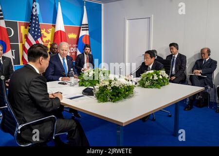 First Lady Jill Biden and Kishida Yuko, wife of Prime Minister Kishida ...