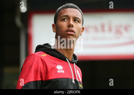 Luton, UK. 26th Aug, 2022. Kyron Gordon #34 of Sheffield United arriving at the stadium in Luton, United Kingdom on 8/26/2022. (Photo by Arron Gent/News Images/Sipa USA) Credit: Sipa USA/Alamy Live News Stock Photo