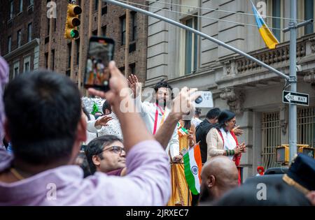 Retransmission correcting spelling of Allu Arjun. Bollywood star Allu Arjun waves to his adoring fans at the Indian Independence Day Parade on Madison Avenue on Sunday, August 21, 2022.  (© Richard B. Levine) Stock Photo