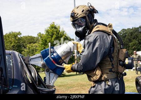 NAVAL SUPPORT FACILITY INDIAN HEAD, Md. – Marines with Chemical ...