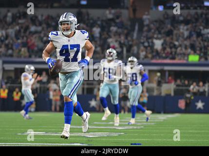 Dallas Cowboys linebacker Storey Jackson runs with the ball during