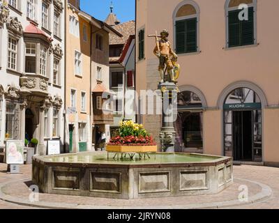 Figure of William Tell at the Tellenbrunnen, Old Town, Schaffhausen, Canton Schaffhausen, Switzerland Stock Photo