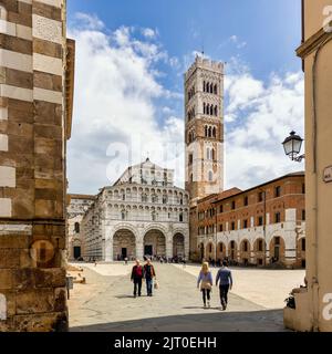 Duomo San Martino.  St. Martin's cathedral.  Lucca, Lucca Province, Tuscany, Italy.  The city's cathedral dates from the 9th century but rebuilding fr Stock Photo