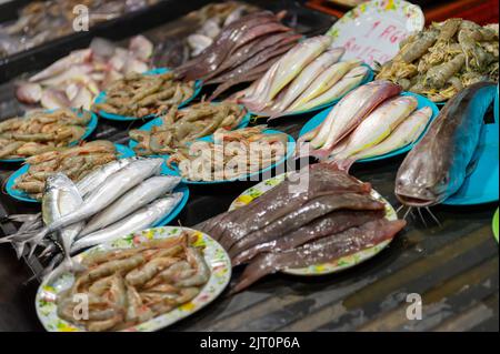 Malaysian Street Food at the Kuah night market, Langkawi, Malaysia Stock Photo