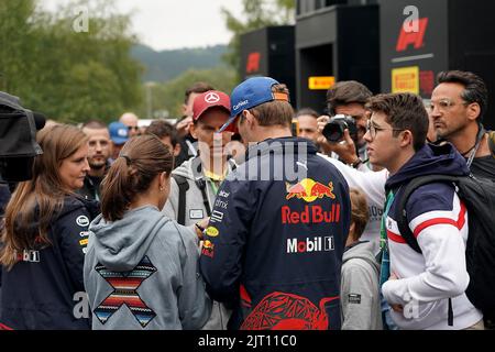 Spa, Belgium. 27th Aug, 2022. Motorsport: Formula 1 World Championship, Belgian Grand Prix. Max Verstappen from the Netherlands of the Oracle Red Bull team signs autographs for the fans. Credit: Hasan Bratic/dpa/Alamy Live News Stock Photo
