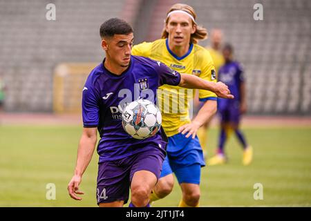 RSCA Futures' Mohamed Bouchouari and Beveren's Kevin Hoggas fight for the  ball during a soccer match between RSC Anderlecht Futures (u23) and SK  Beveren, Saturday 27 August 2022 in Brussels, on day