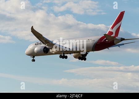 Richmond, British Columbia, Canada. 27th Aug, 2022. A Qantas Boeing 787-9 Dreamliner jetliner (VH-ZNF) on final approach for landing at Vancouver International Airport. (Credit Image: © Bayne Stanley/ZUMA Press Wire) Stock Photo