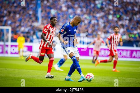 Malick Thiaw (S04), Union’s Sheraldo Becker FC Schalke 04 - Union Berlin 27.08.2022, Fussball; Saison 2022/23  Foto: Moritz Müller  Copyright (nur für Stock Photo