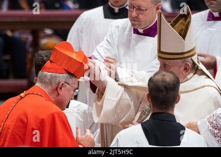 New Cardinal Jean-Marc Aveline receives the red three-cornered biretta hat  from Pope Francis during the Consistory to create 20 new cardinals at St.  Peter's Basilica. (Photo by Stefano Costantino / SOPA Images/Sipa