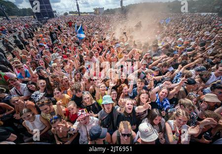 Revelers during the Leeds Festival 2022 at Bramham Park in Leeds. Picture date: Sunday August 28, 2022. Stock Photo