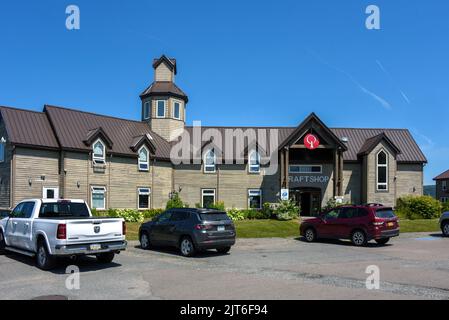 St. Ann’s, Canada – August 4, 2022: The Craft shop building at the entrance to the Gaelic College in Cape Breton, Nova Scotia is a non-profit educatio Stock Photo