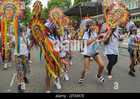 Notting Hill, London,UK. 28th August 2022. Participants in costumes at Notting Hill Carnival. Credit: Jessica Girvan/Alamy Live News Stock Photo