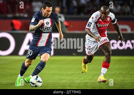 Paris, France. 28th Aug, 2022. Lionel (Leo) MESSI of PSG and Mohamed CAMARA of Monaco during the Ligue 1 match between Paris Saint-Germain (PSG) and AS Monaco at Parc des Princes stadium on August 28, 2022 in Paris, France. (Credit Image: © Matthieu Mirville/ZUMA Press Wire) Credit: ZUMA Press, Inc./Alamy Live News Stock Photo