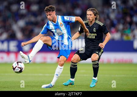 Barcelona, Spain. 28th Aug, 2022. Javi Puado of RCD Espanyol and Luka Modric of Real Madrid during the La Liga match between RCD Espanyol and Real Madrid played at RCDE Stadium on August 28, 2022 in Barcelona, Spain. (Photo by Sergio Ruiz / PRESSIN) Credit: PRESSINPHOTO SPORTS AGENCY/Alamy Live News Stock Photo